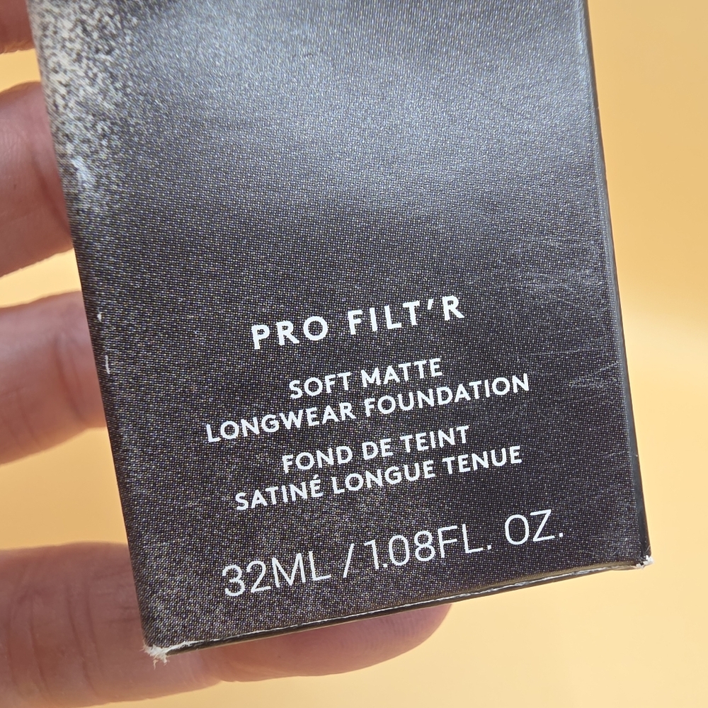 Fenty Beauty by Rihanna Pro Filt'r Soft Matte Longwear Foundation #140 - Picture 5 of 6
